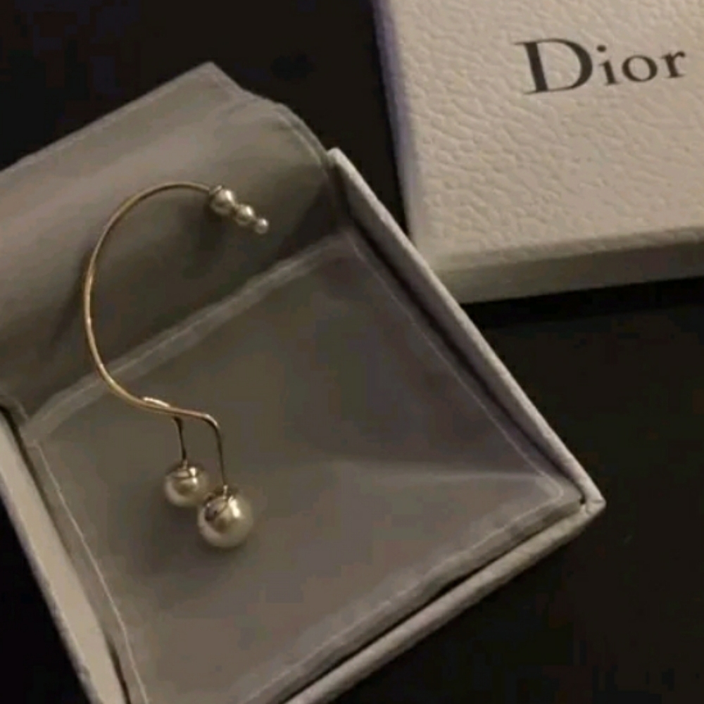 Dior Ear Cuff - image 1